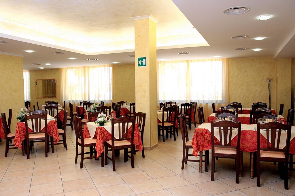Hotel La Tartaruga Розето-дельї-Абруцці Екстер'єр фото