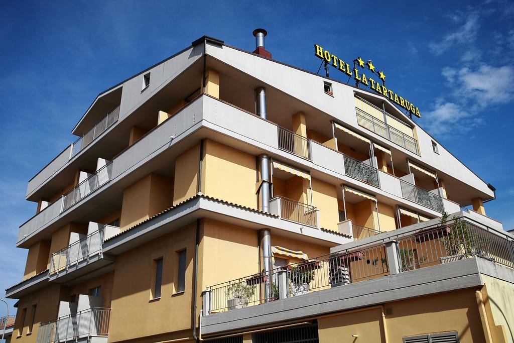 Hotel La Tartaruga Розето-дельї-Абруцці Екстер'єр фото